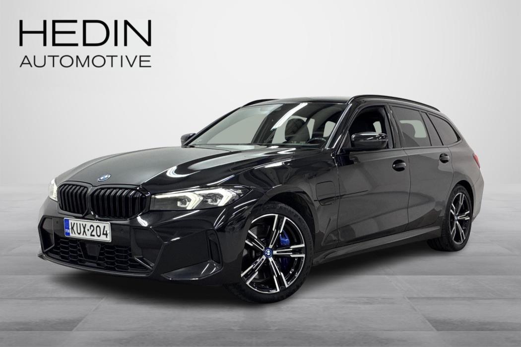 BMW 330 2023