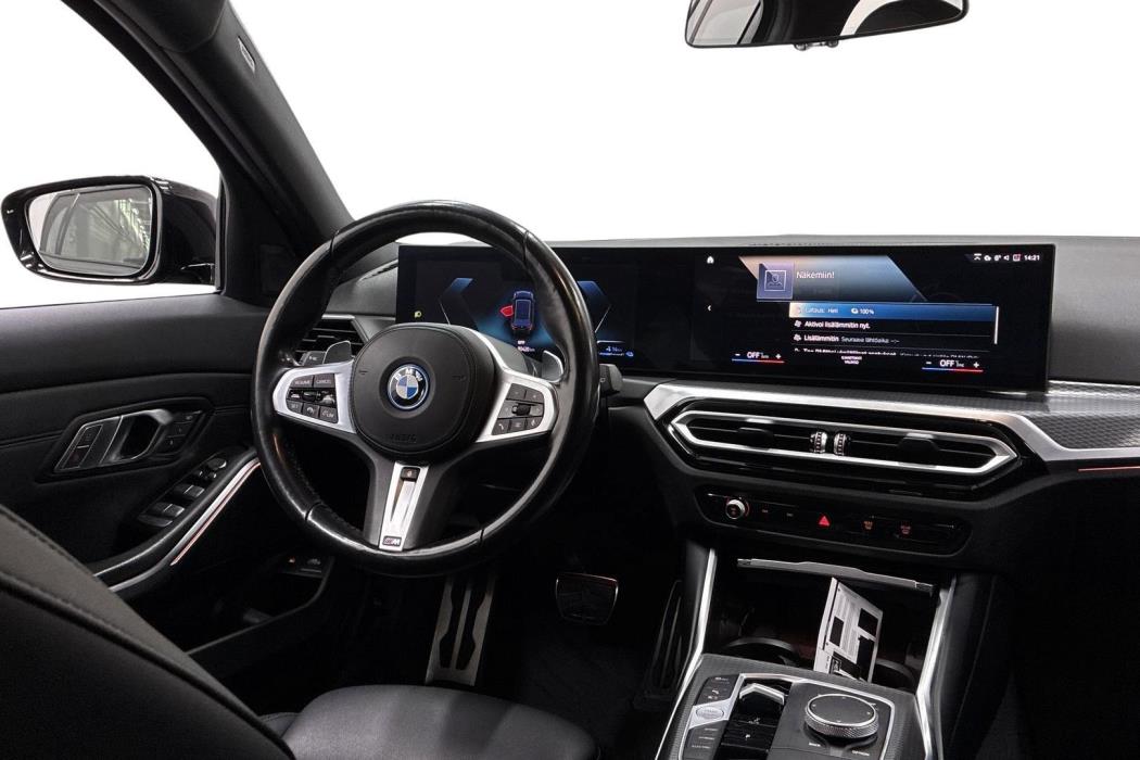 BMW 330 2023