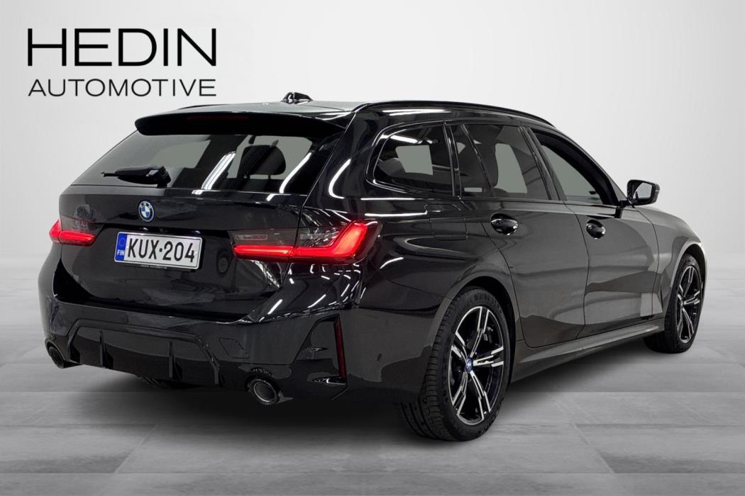 BMW 330 2023