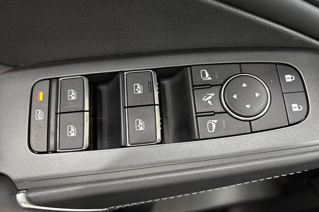 NISSAN Qashqai 2024
