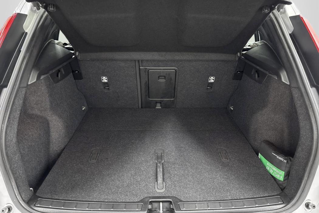 Volvo EX40 2025