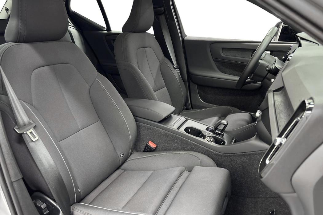 Volvo EX40 2025