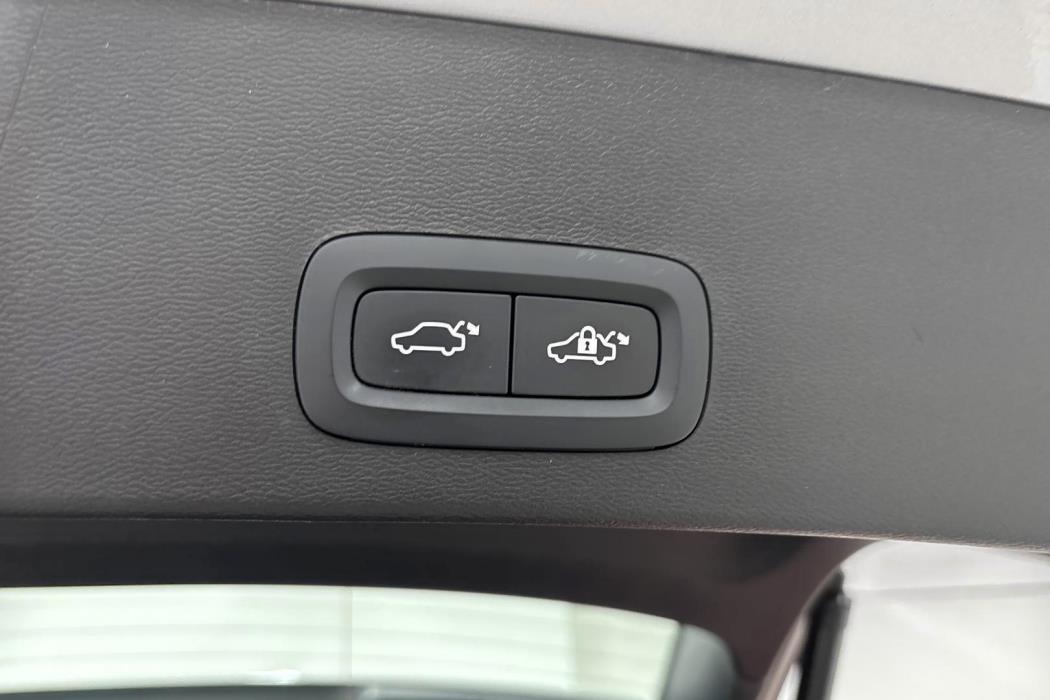 Volvo EX40 2025