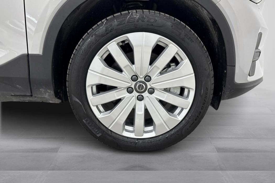 Volvo EX40 2025
