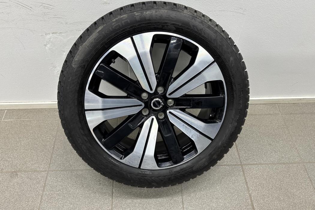 Volvo EX40 2025