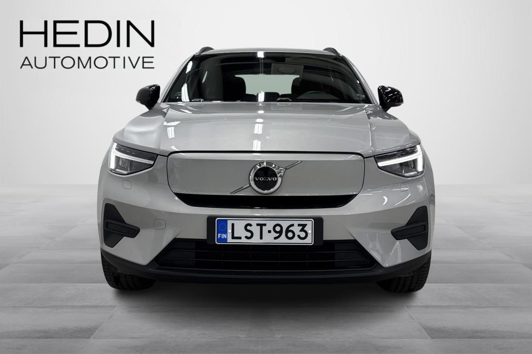 Volvo EX40 2025
