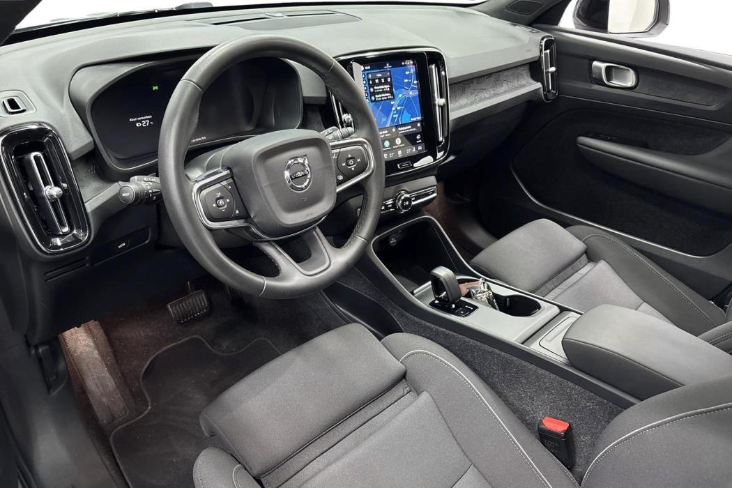Volvo EX40 2025