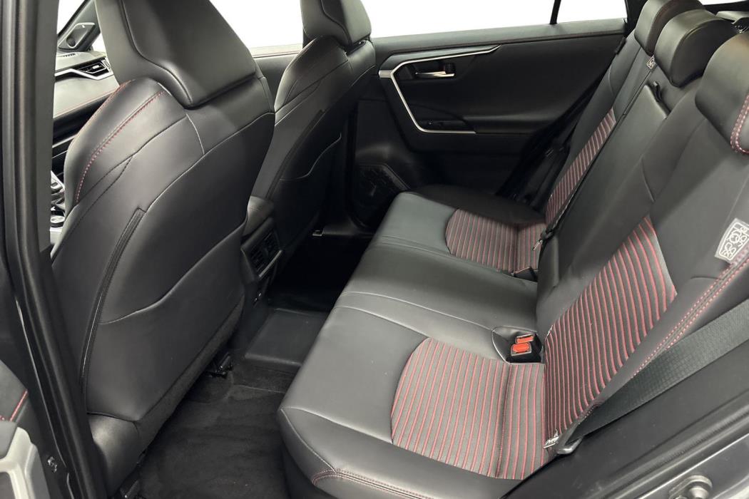 Toyota RAV4 Plug-in 2025