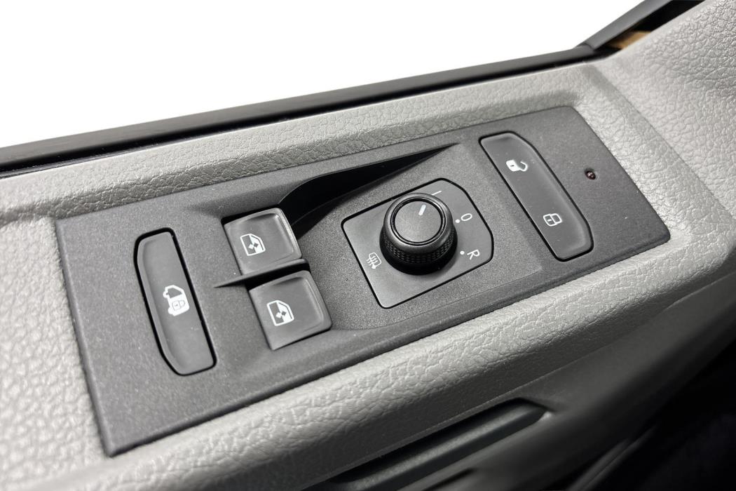 VOLKSWAGEN TRANSPORTER 2021