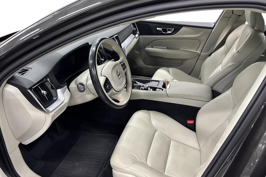 VOLVO V60 2020