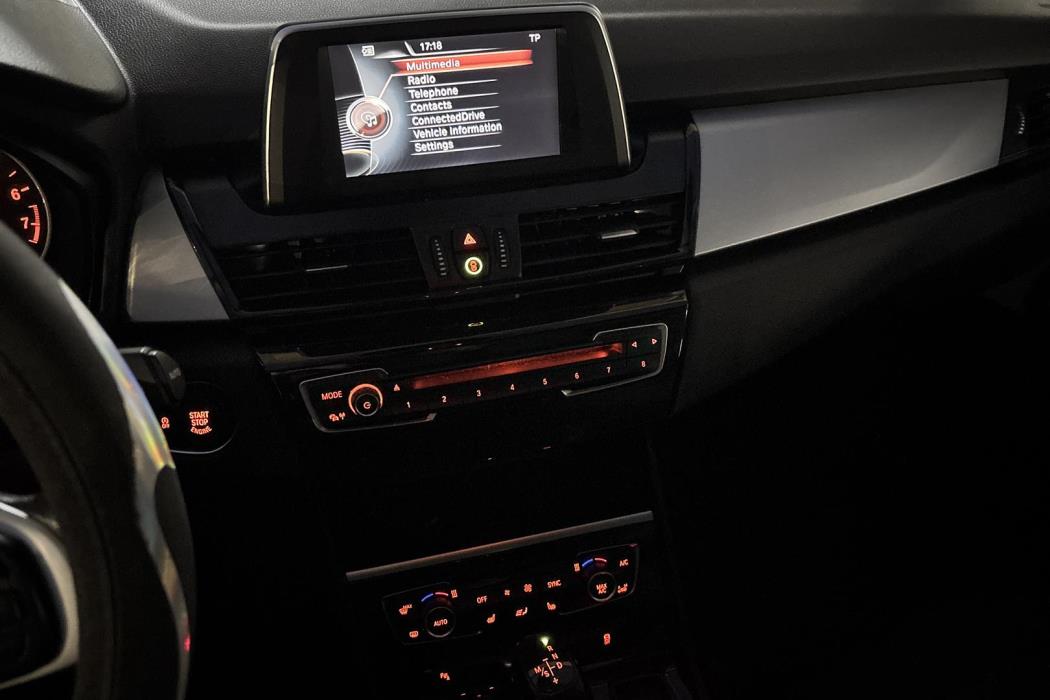 BMW 218 2016