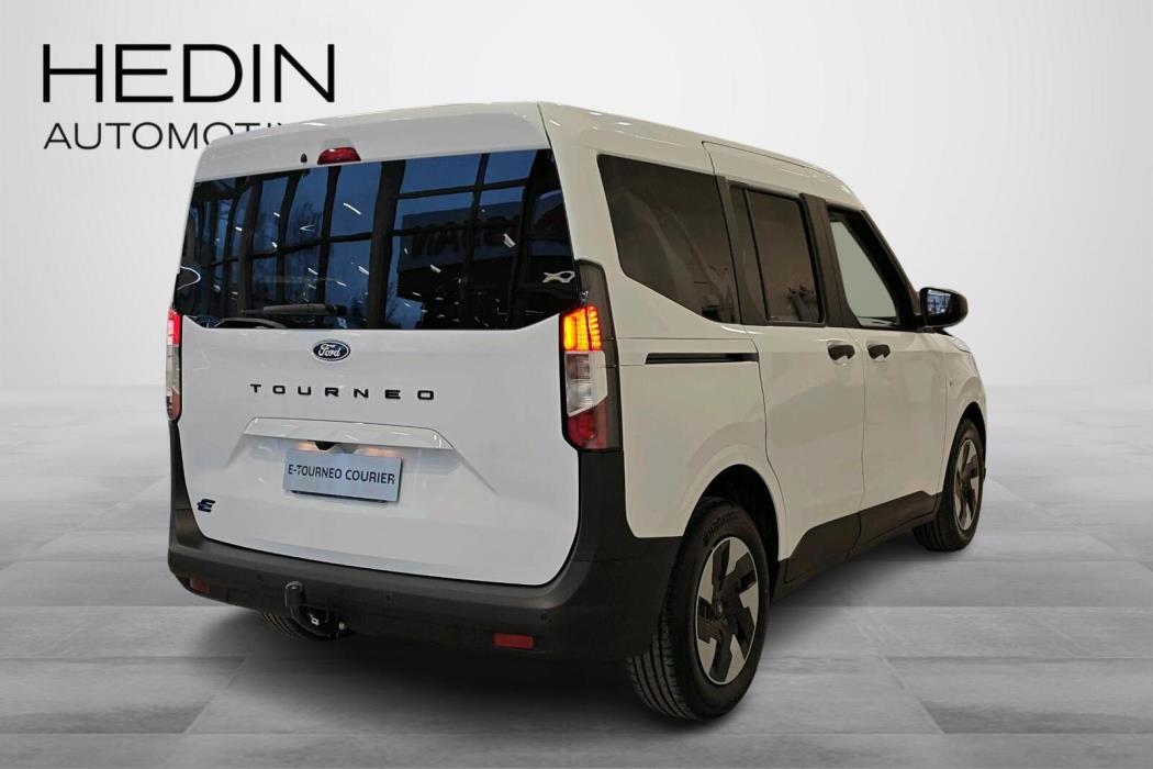 Ford Tourneo Courier 2026