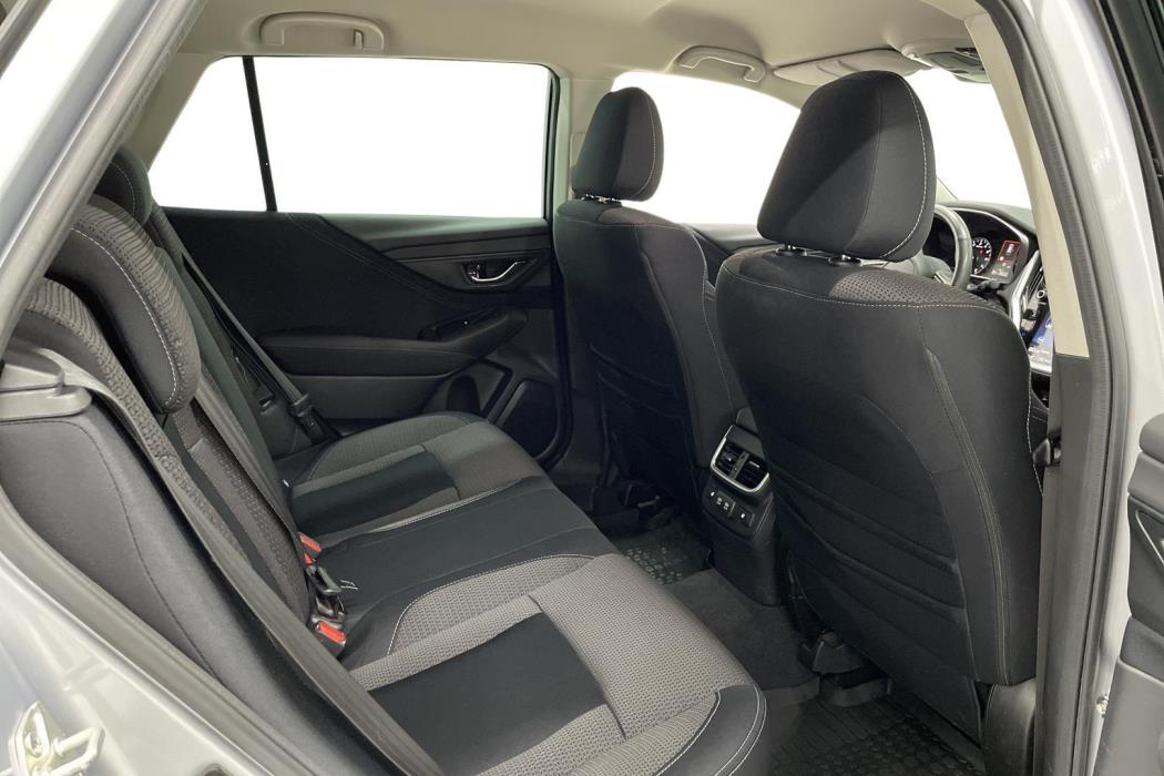 SUBARU OUTBACK 2023