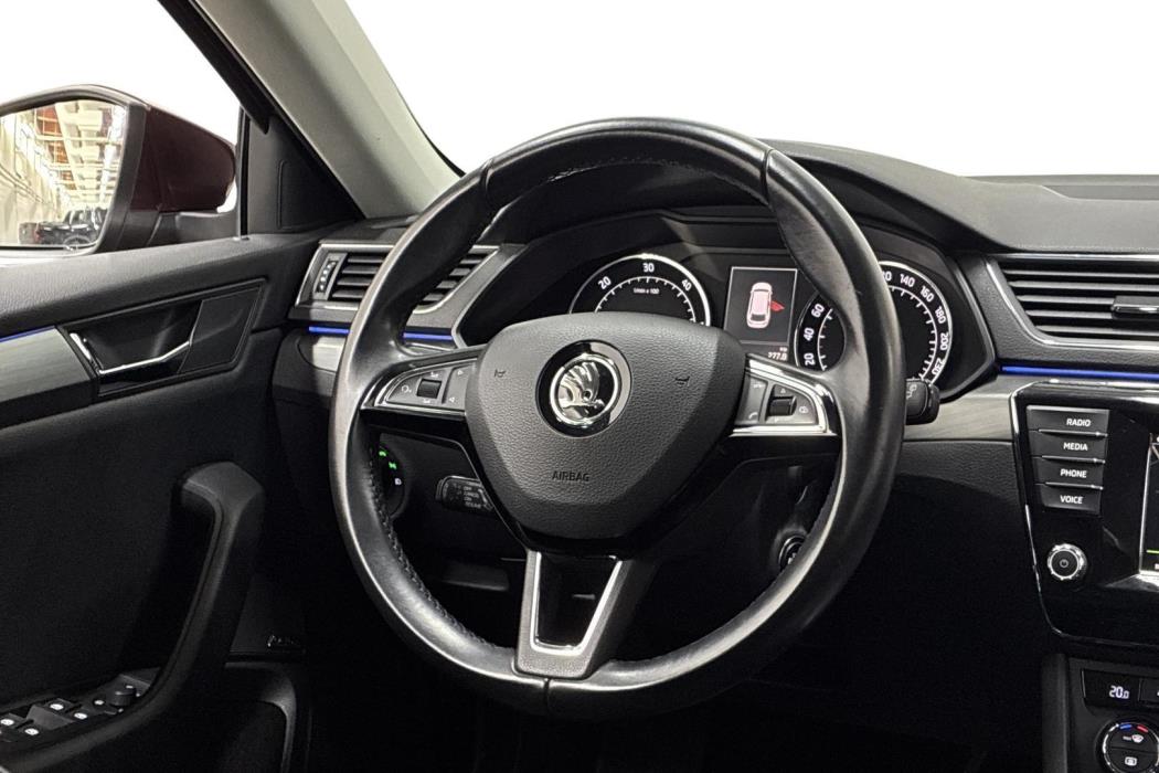 SKODA SUPERB 2015