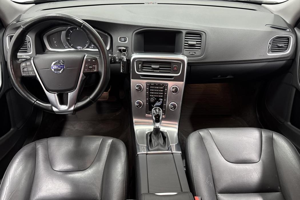 VOLVO V60 2017