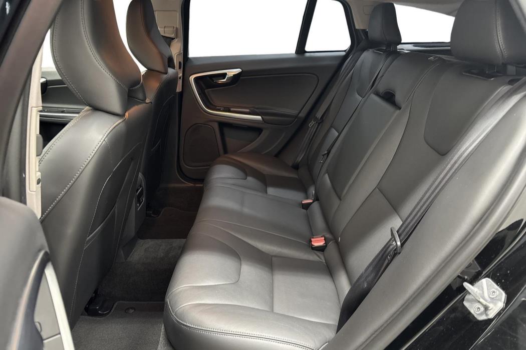 VOLVO V60 2017
