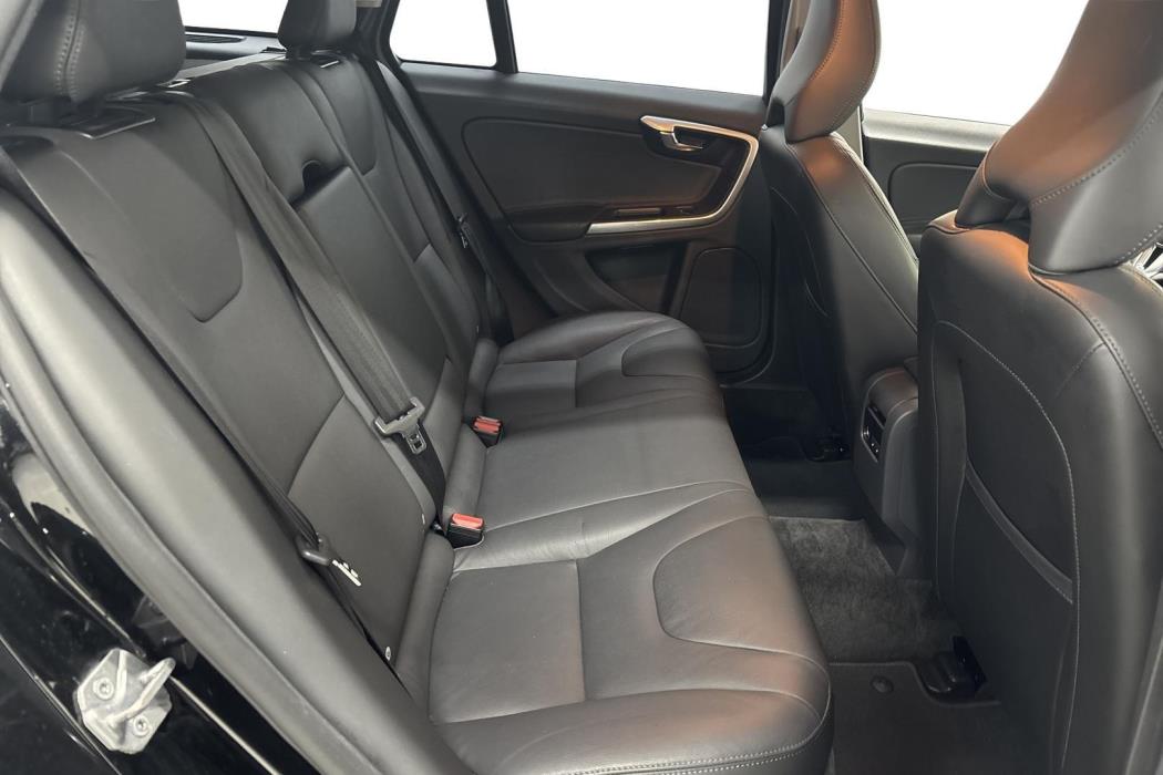VOLVO V60 2017