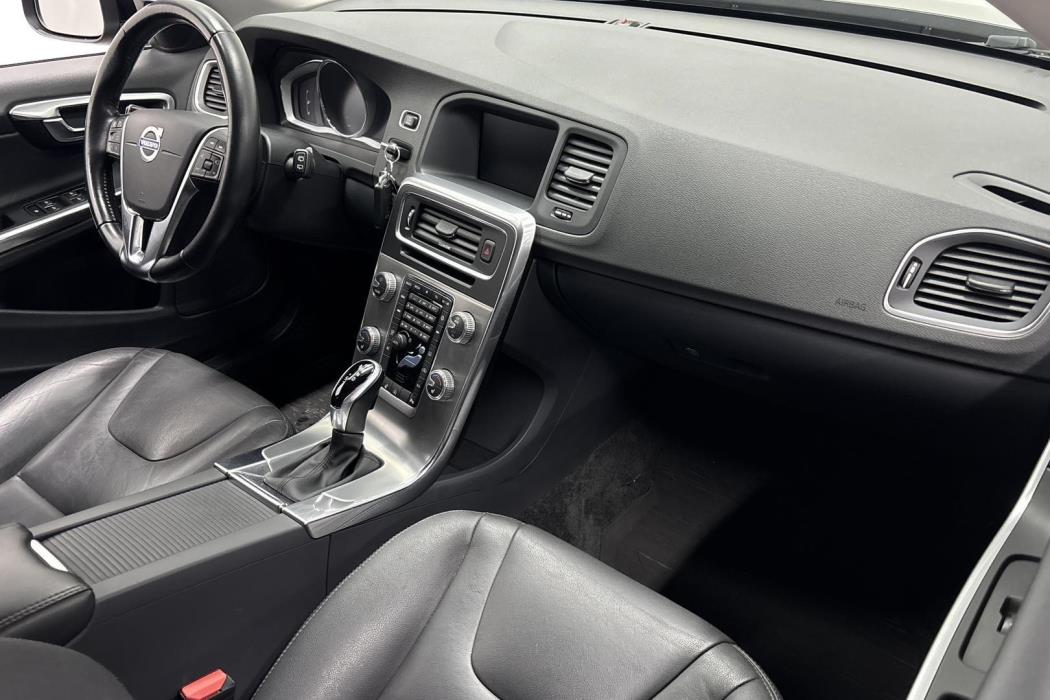 VOLVO V60 2017