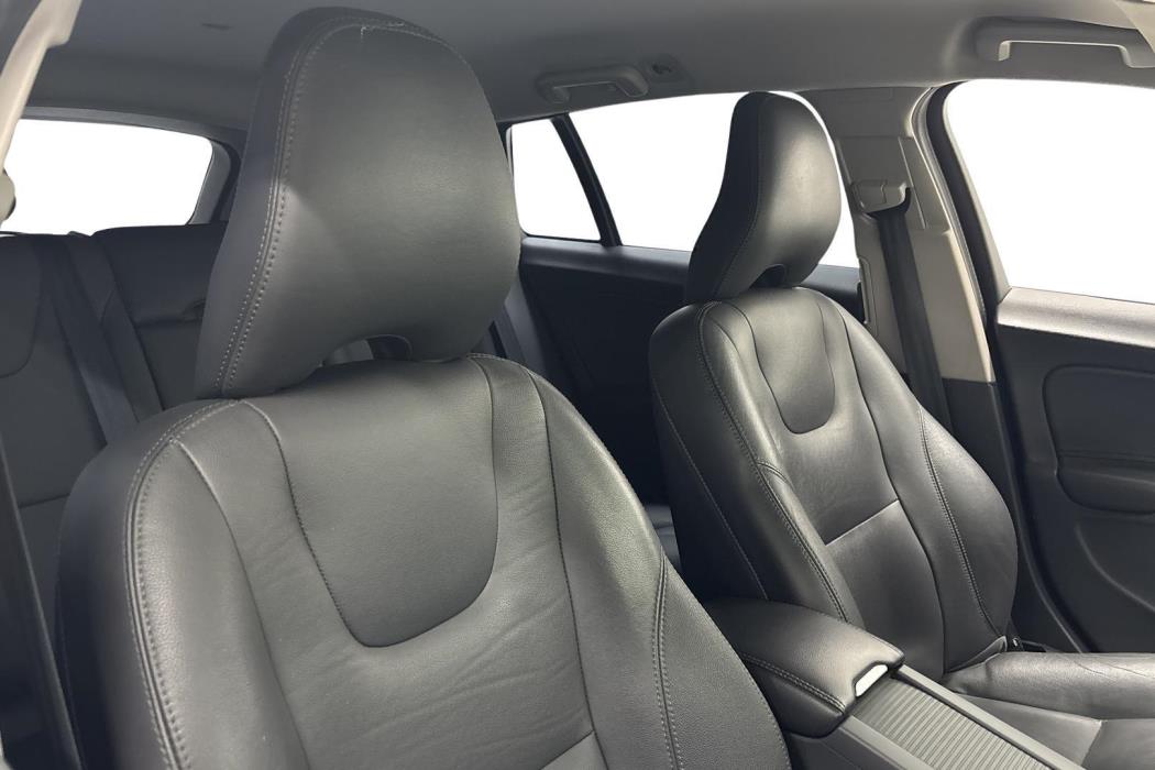 VOLVO V60 2017