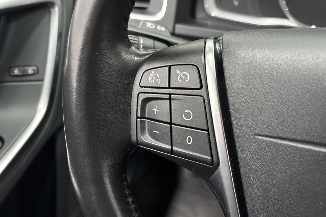 VOLVO V60 2017