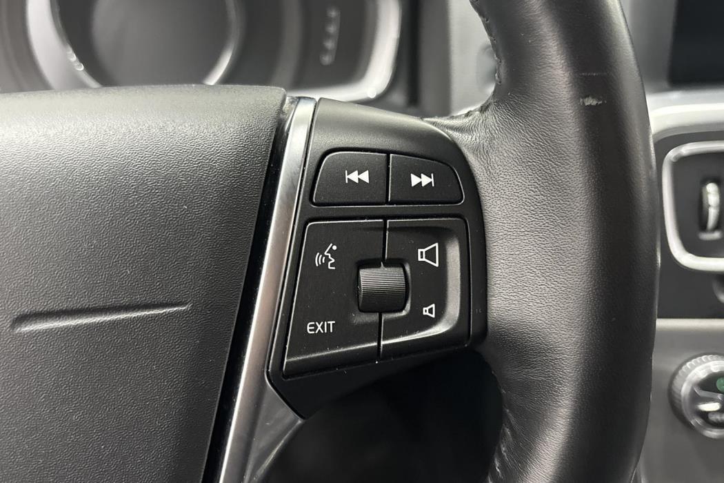 VOLVO V60 2017