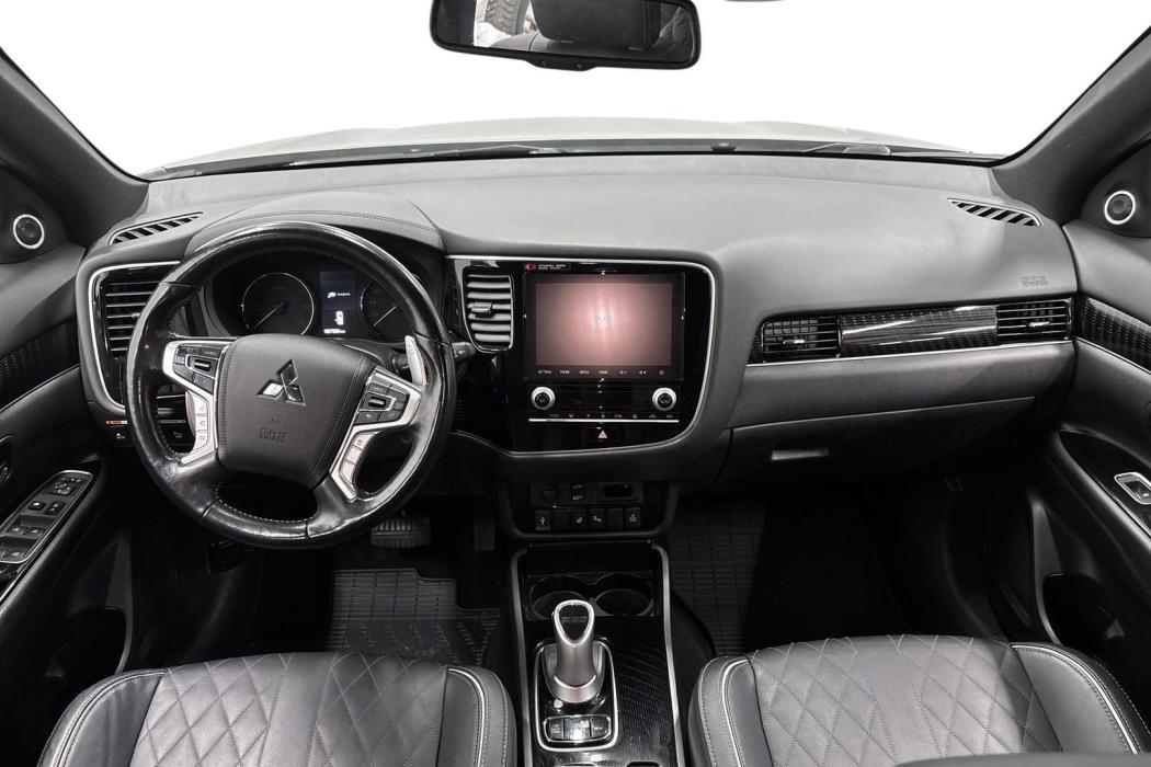 Mitsubishi Outlander PHEV 2020