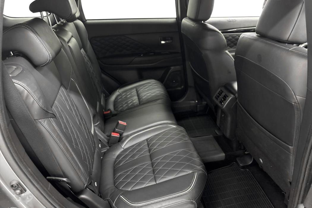 Mitsubishi Outlander PHEV 2020