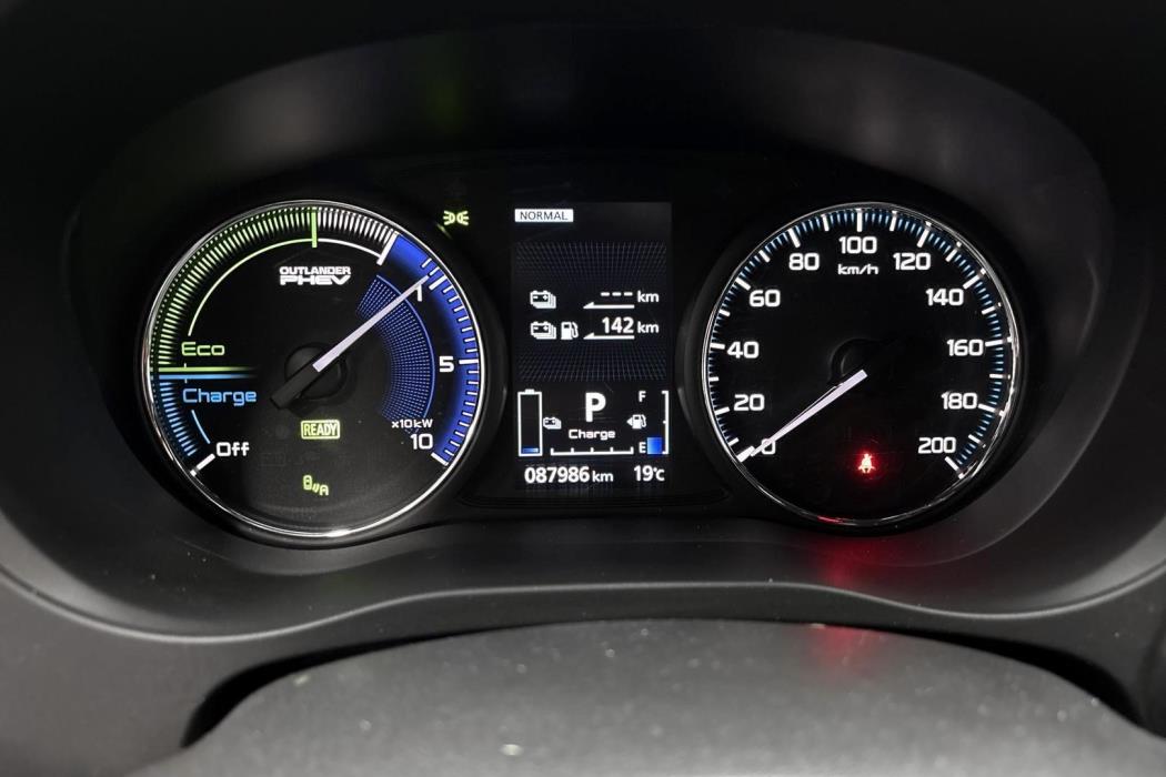 Mitsubishi Outlander PHEV 2020