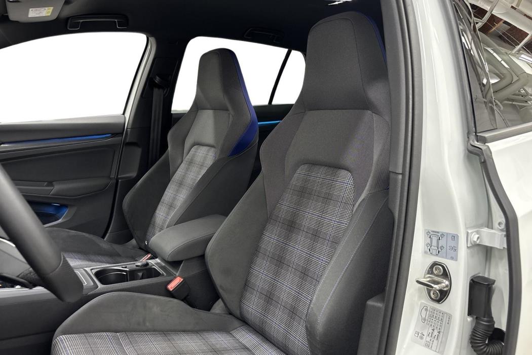 Volkswagen Golf 2021