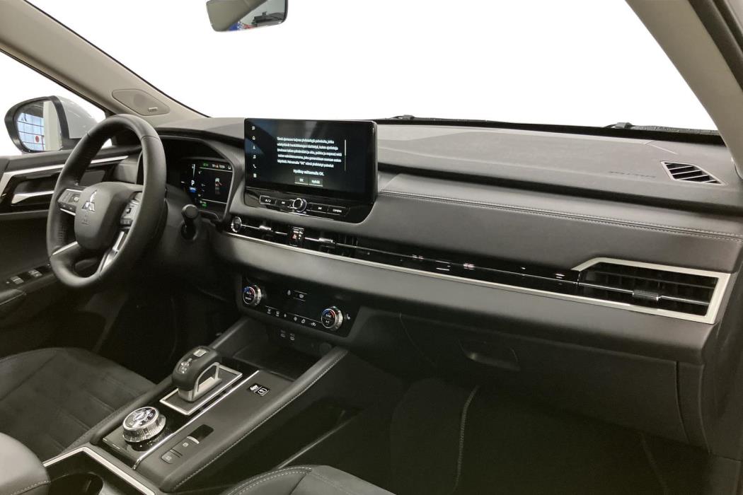 Mitsubishi Outlander 2025