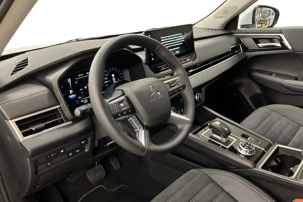 Mitsubishi Outlander 2025