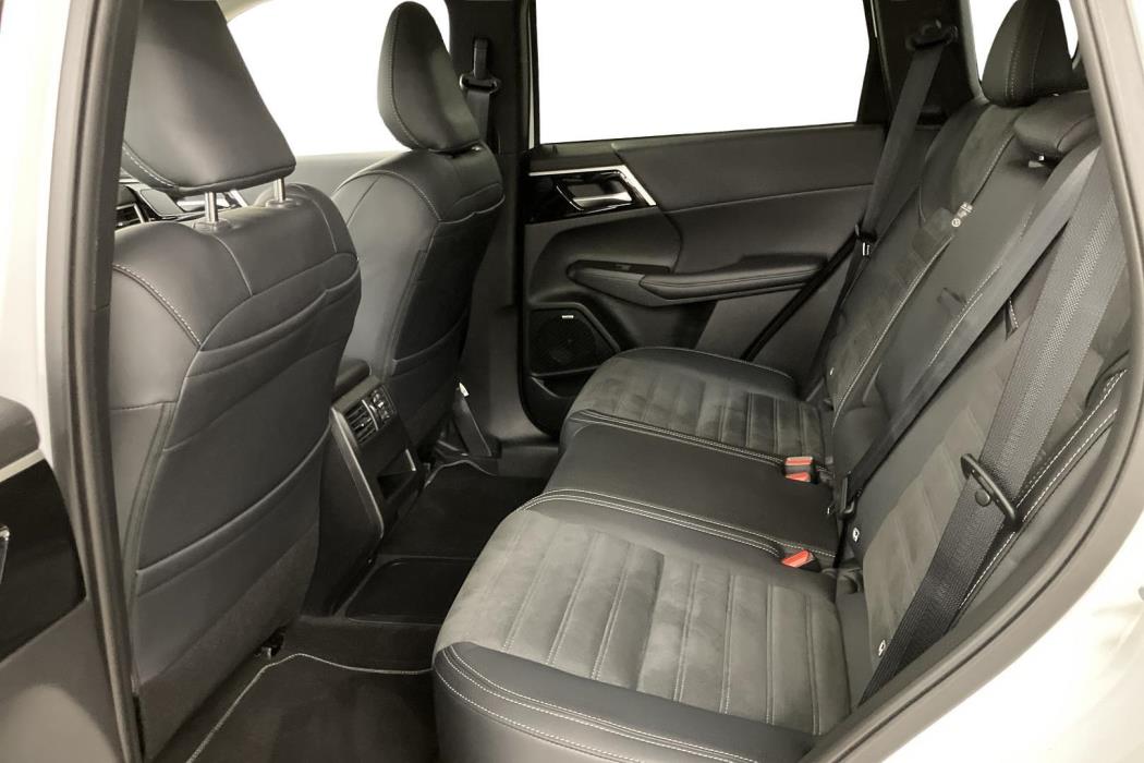 Mitsubishi Outlander 2025