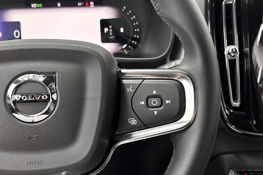 Volvo XC40 2024