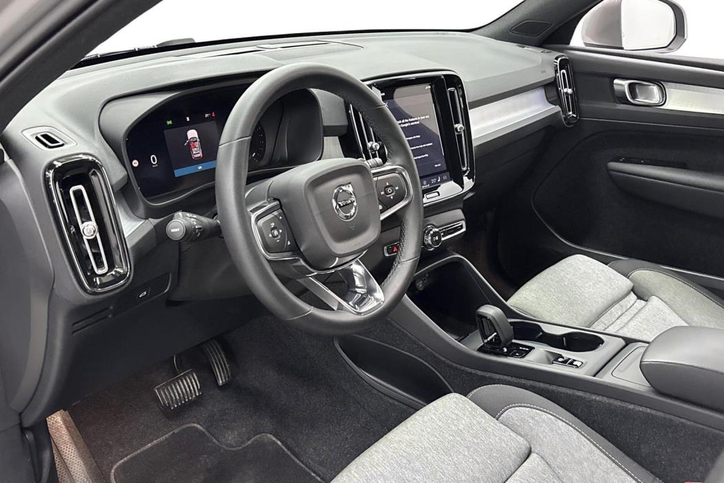 Volvo XC40 2024