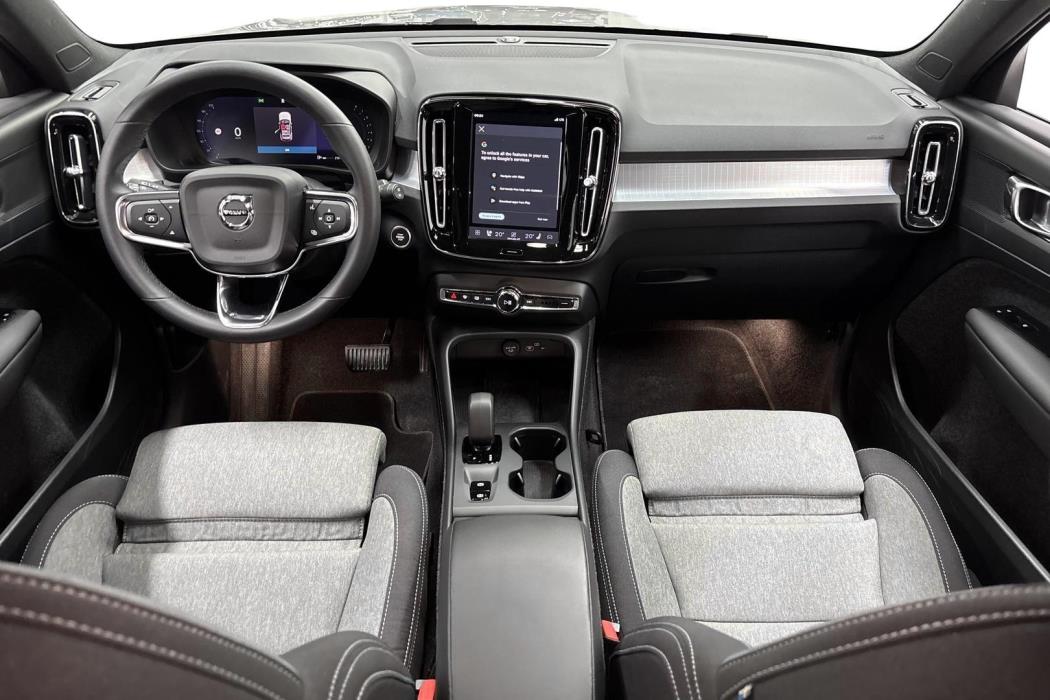Volvo XC40 2024