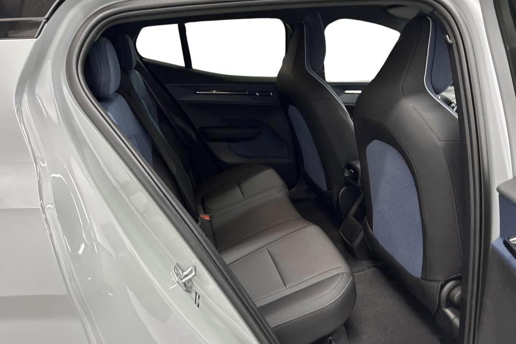 Volvo EX30 2024