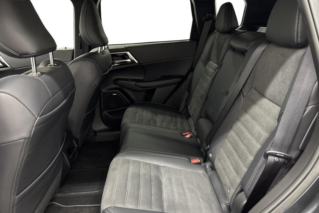 Mitsubishi Outlander 2025