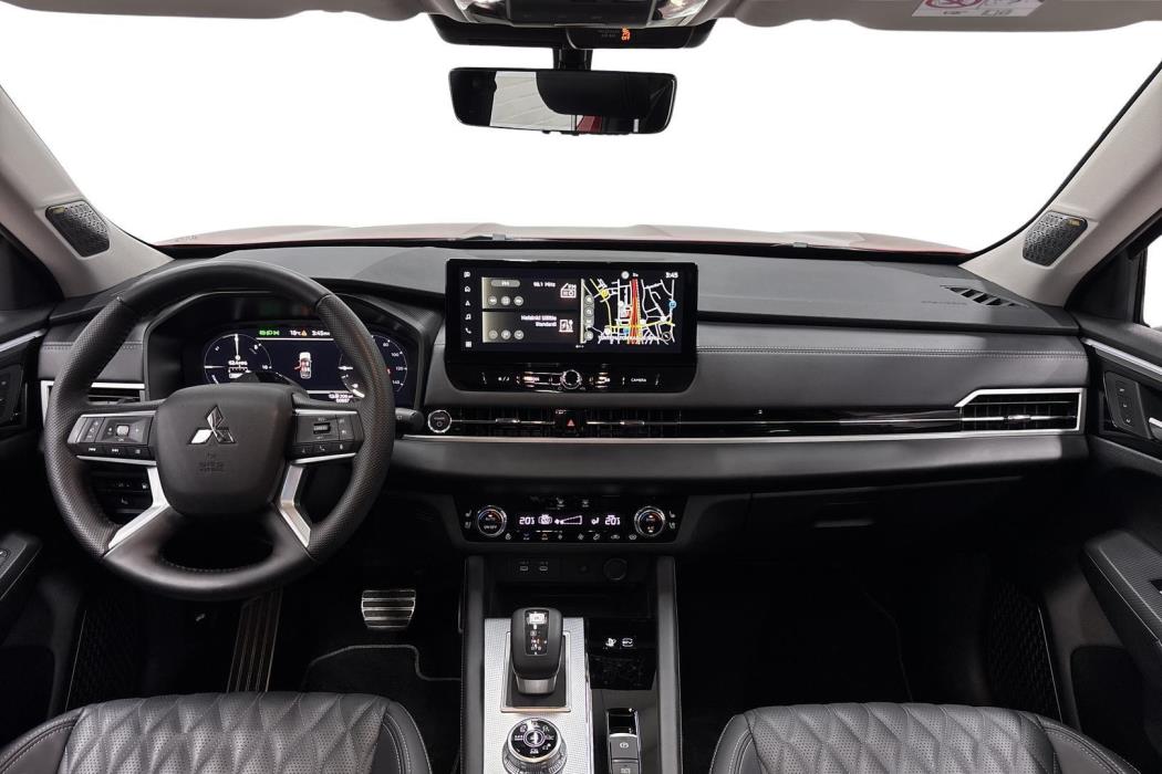 Mitsubishi Outlander 2025