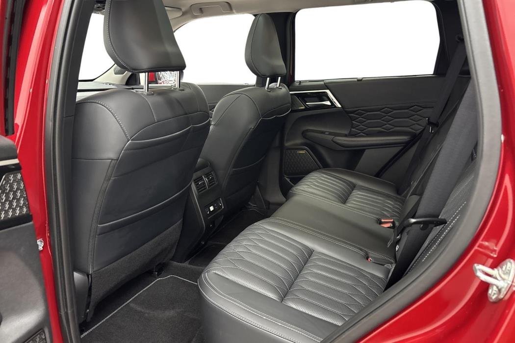 Mitsubishi Outlander 2025