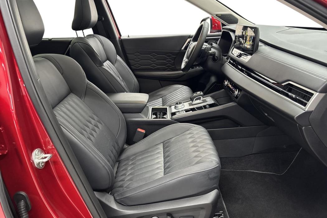 Mitsubishi Outlander 2025