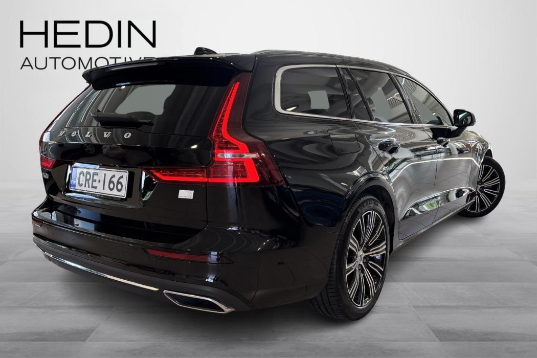 VOLVO V60 2022