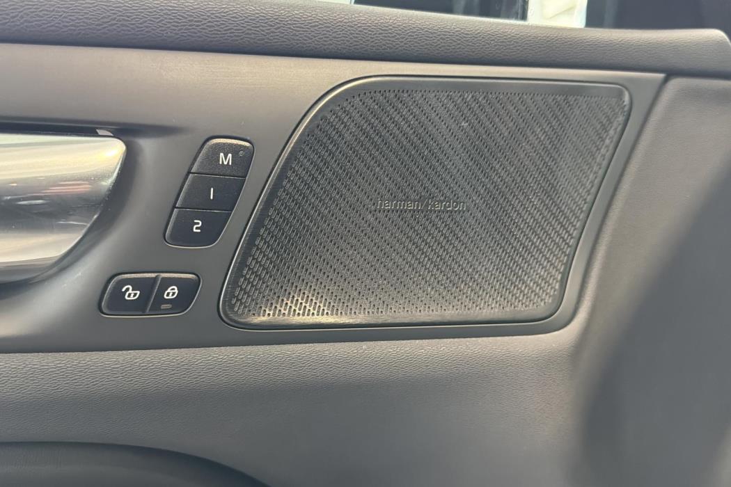 Volvo S60 2023