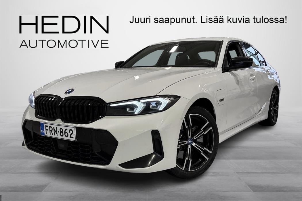 BMW 330 2023