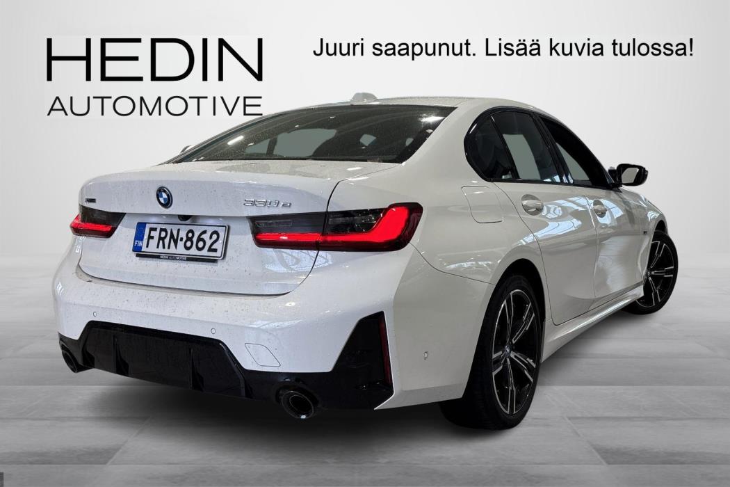 BMW 330 2023