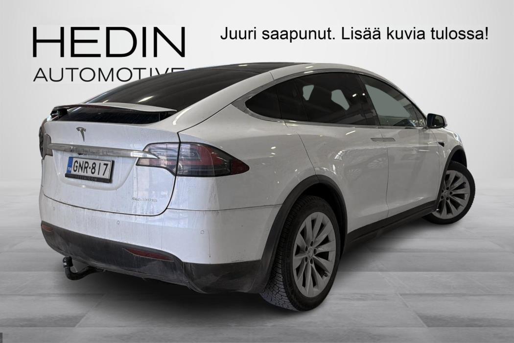 TESLA Model X 2020