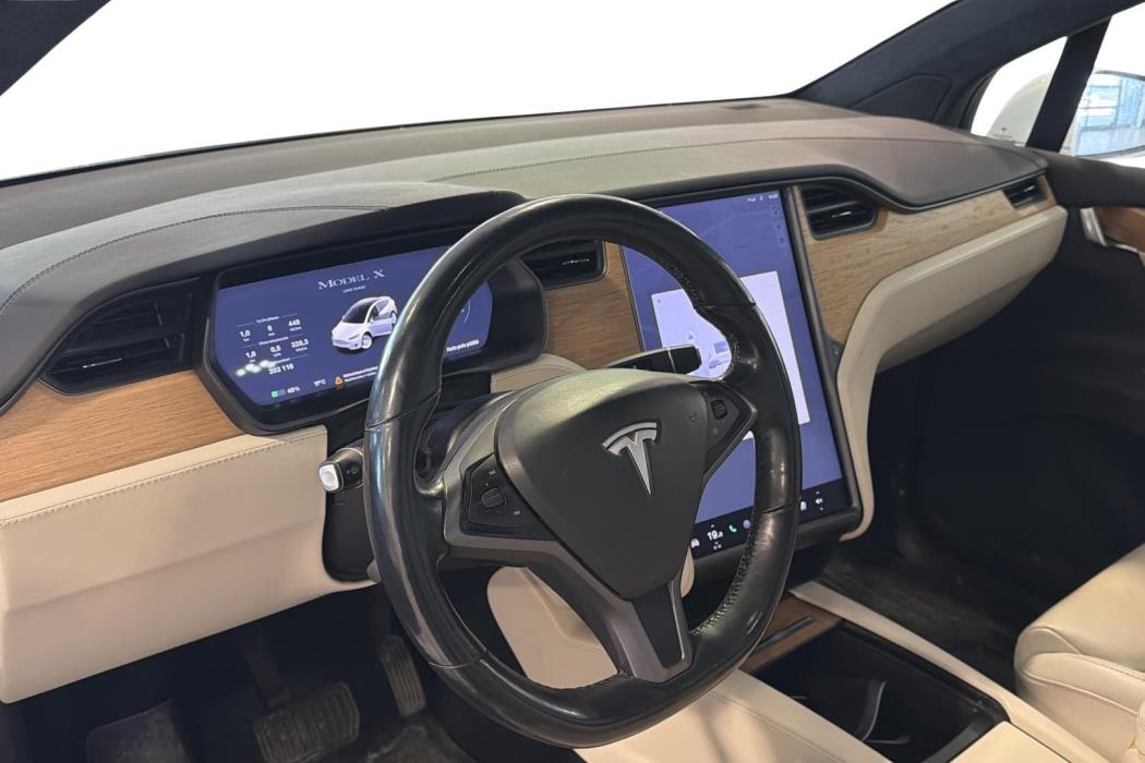 TESLA Model X 2020