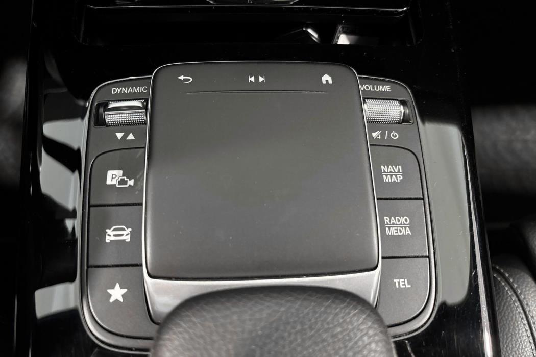 MERCEDES-BENZ A 2020