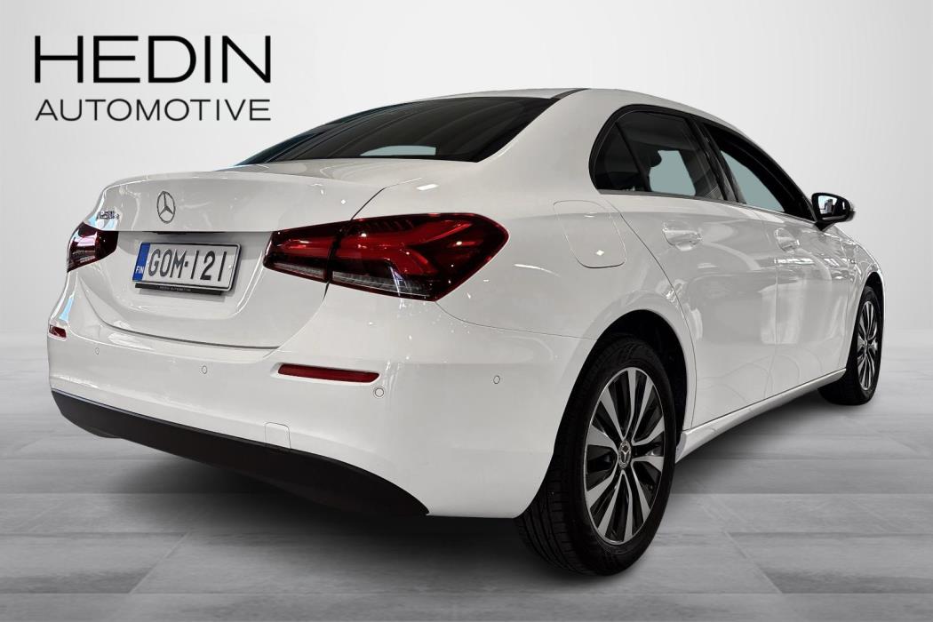 MERCEDES-BENZ A 2020