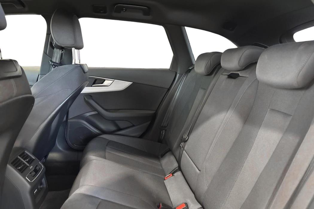 Audi A4 2023
