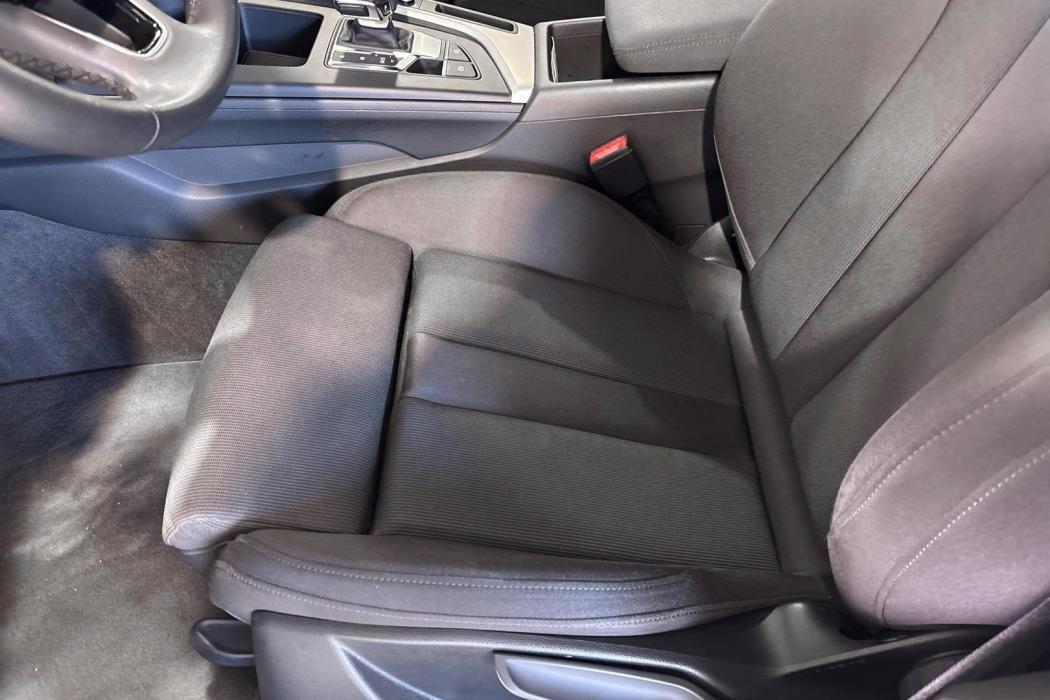 Audi A4 2023